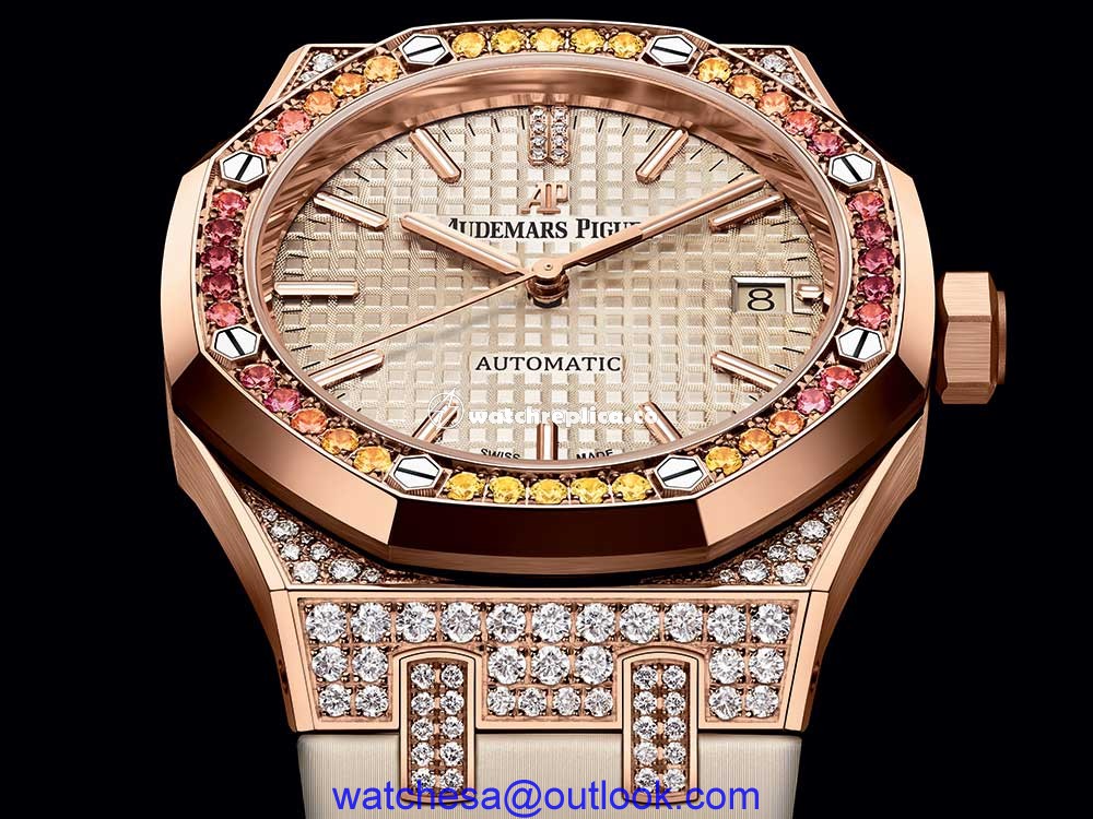audemars piguet royal oak automatic 37 gold closeup