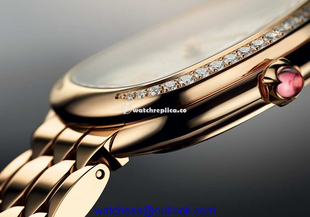 bvlgari serpenti seduttori closeup diamond