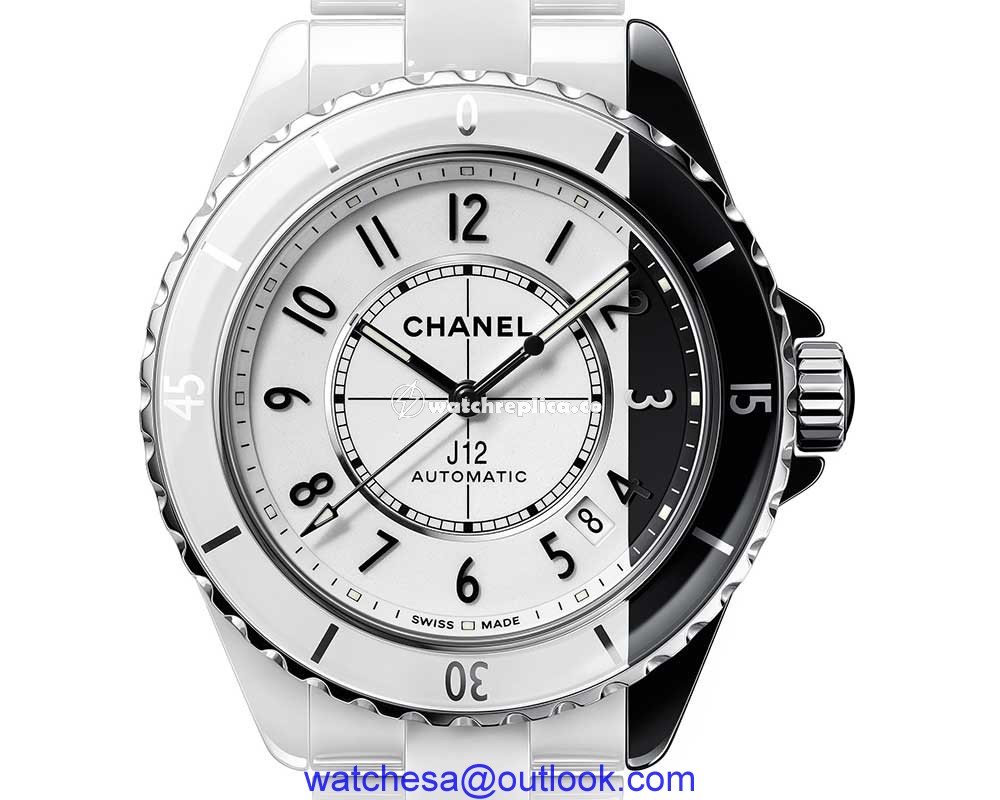 chanel j12 paradoxe closeup