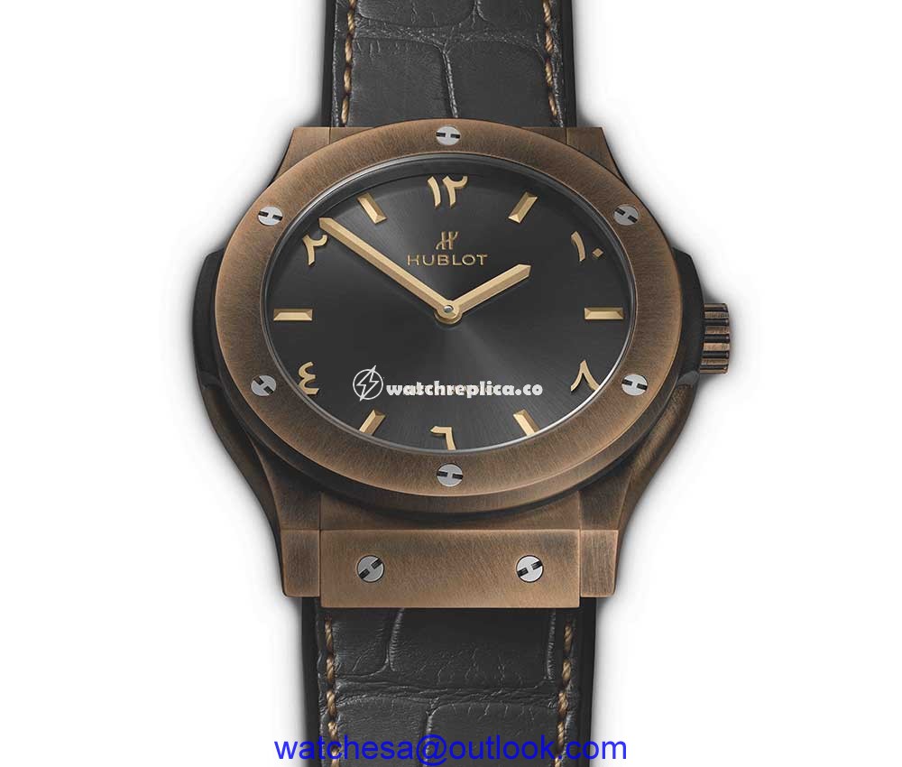 hublot classic fusion special-edition bronze anticlockwise white backgroud