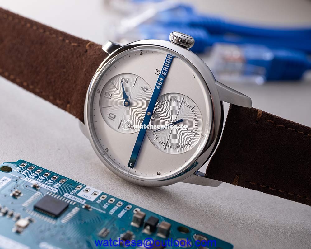 louis erard regulateur seconde closeup