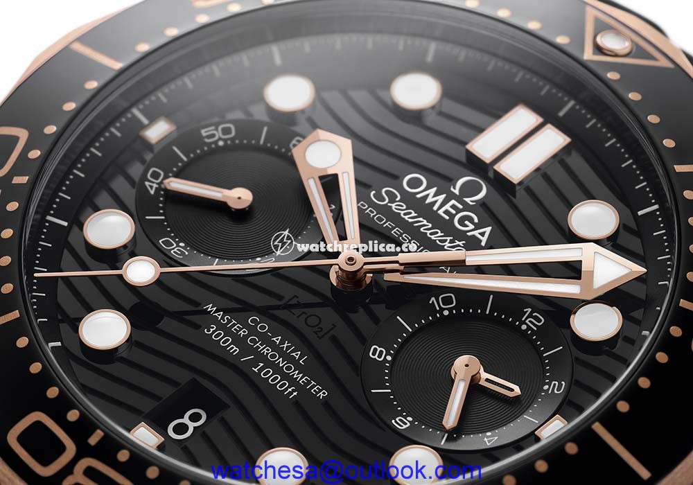 omega seamaster diver 300m chrono closeup
