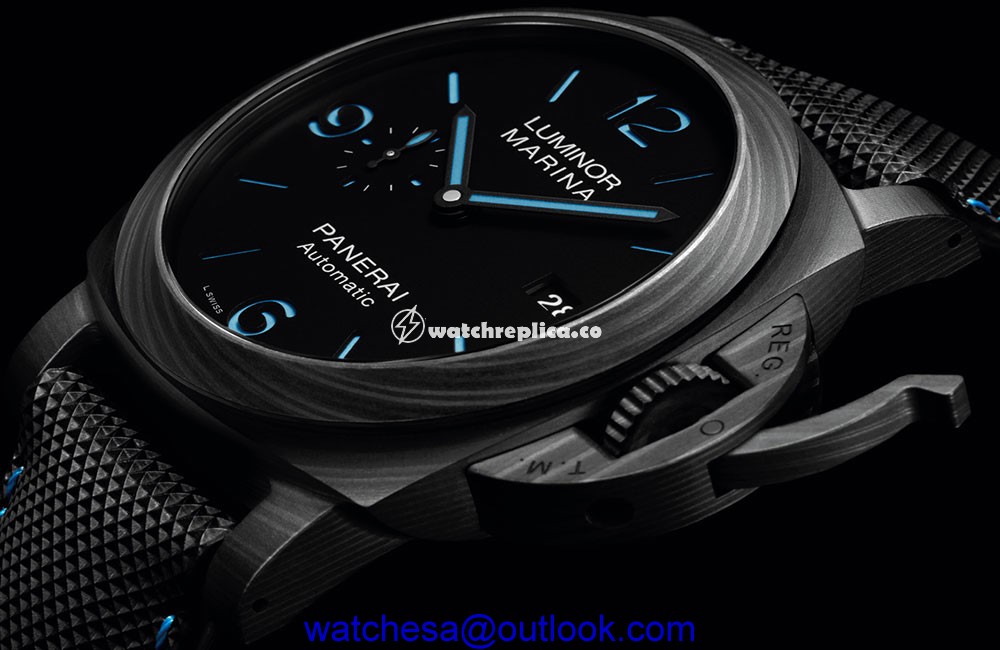 panerai luminor marina carbotech closeup crown