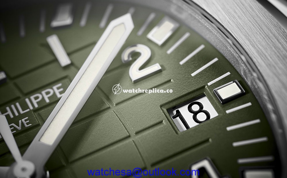 patek philippe aquanaut 5168g 010 closeup dial