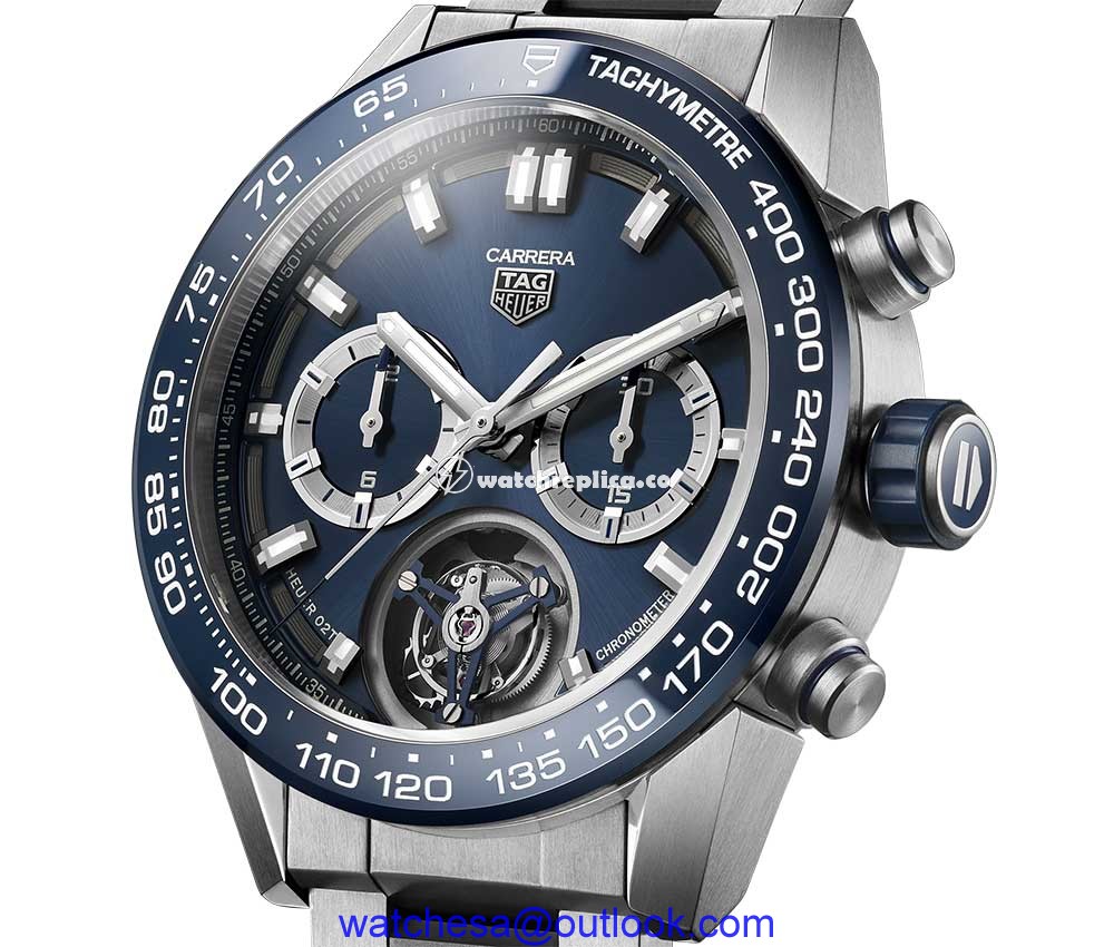 tag heuer carrera 02 t 2021 closeup