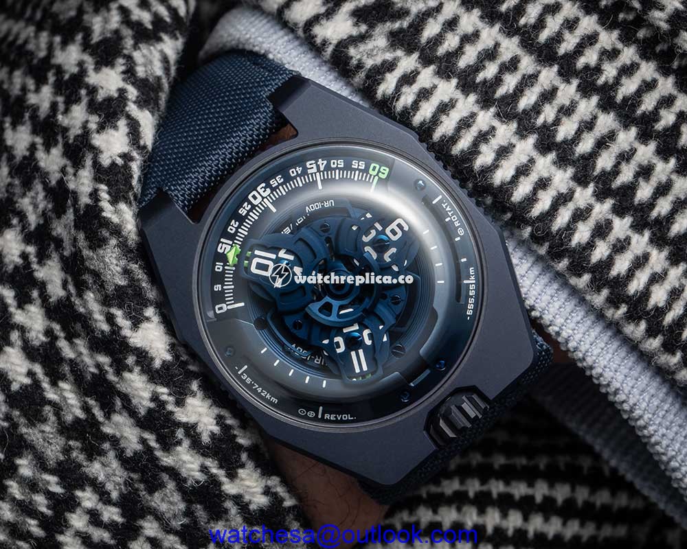 urwerk ur 100v bleue planet closeup