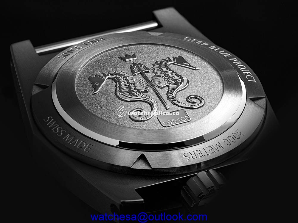 zrc grands fonds 3000 caseback closeup