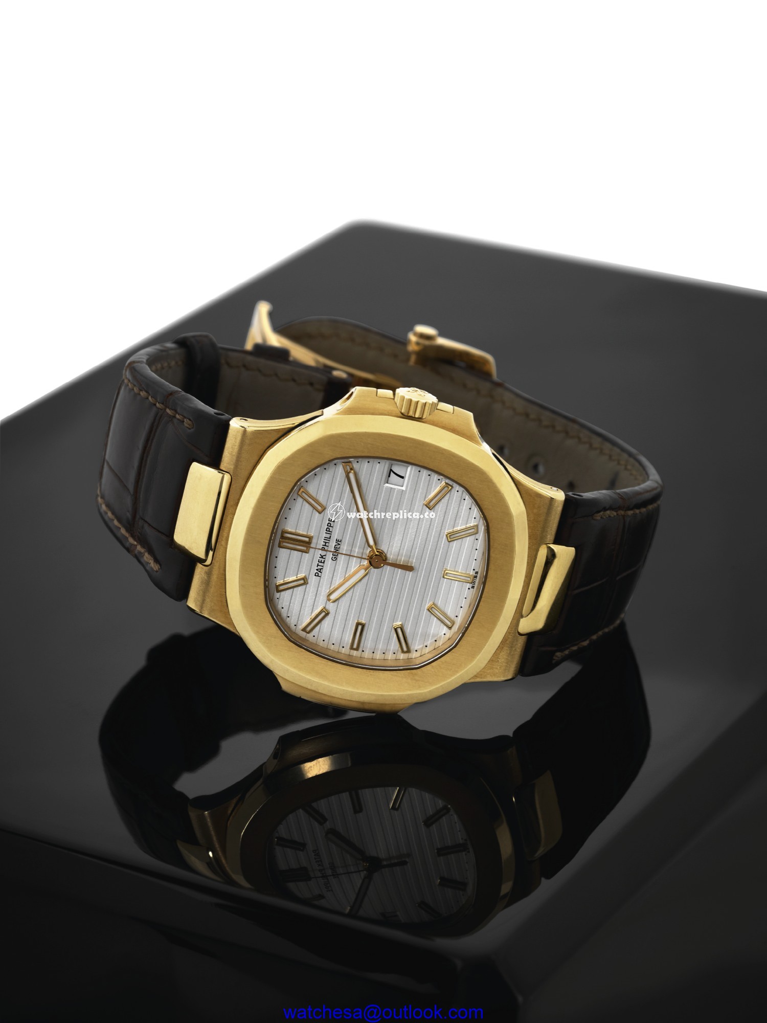 Patek Philippe Nautilus 5711J Yellow Gold 5711J-001 Patek Philippe Nautilus 5711J Yellow Gold 5711J-001