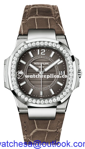Patek Philippe Nautilus 7010G-010 Patek Philippe Nautilus 7010G-010